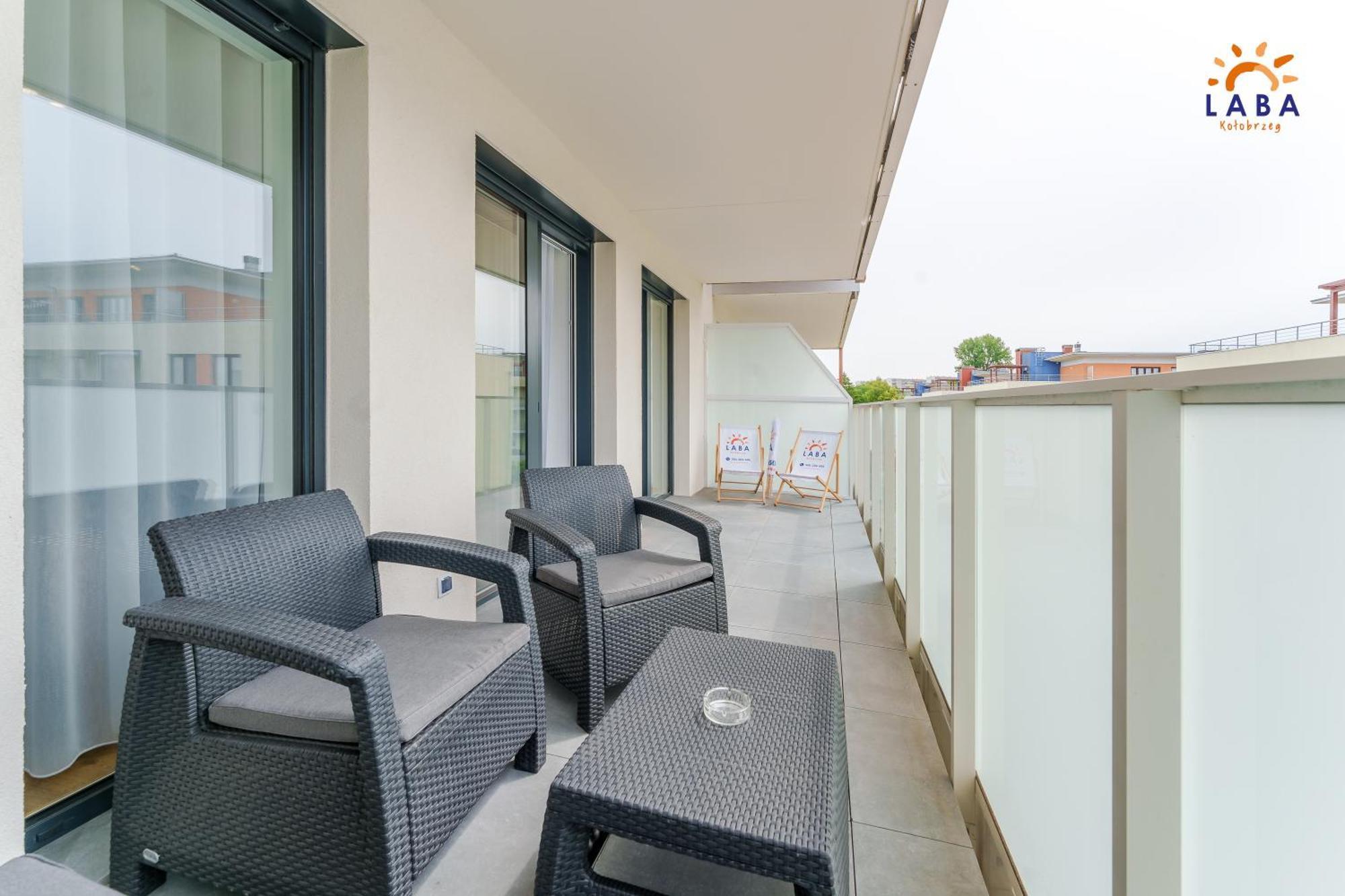 Laba Kolobrzeg Apartamenty Kollataja Z Parkingiem Esterno foto