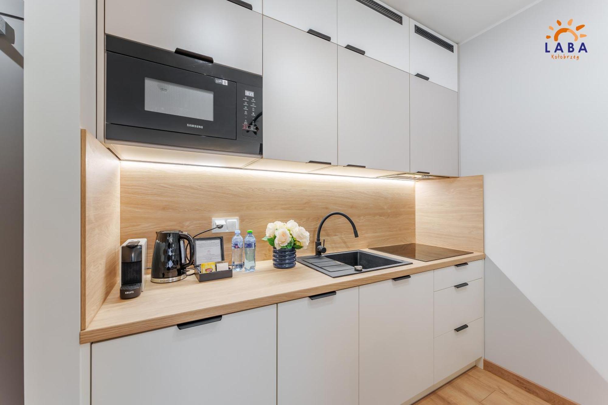 Laba Kolobrzeg Apartamenty Kollataja Z Parkingiem Esterno foto